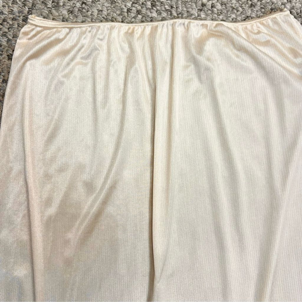 Vintage peach beige nylon half slip L - Picture 3 of 9